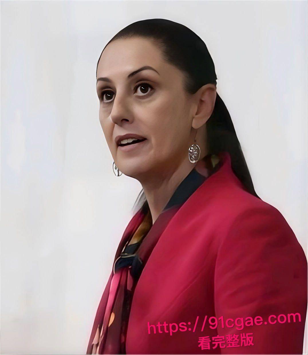 连总统都被性骚扰！墨西哥女总统克劳迪娅·谢因鲍姆街头遭色狼狂袭！咸猪手直奔脖子亲吻胸部乱摸，冷静推开后强势追究性骚扰者！-2