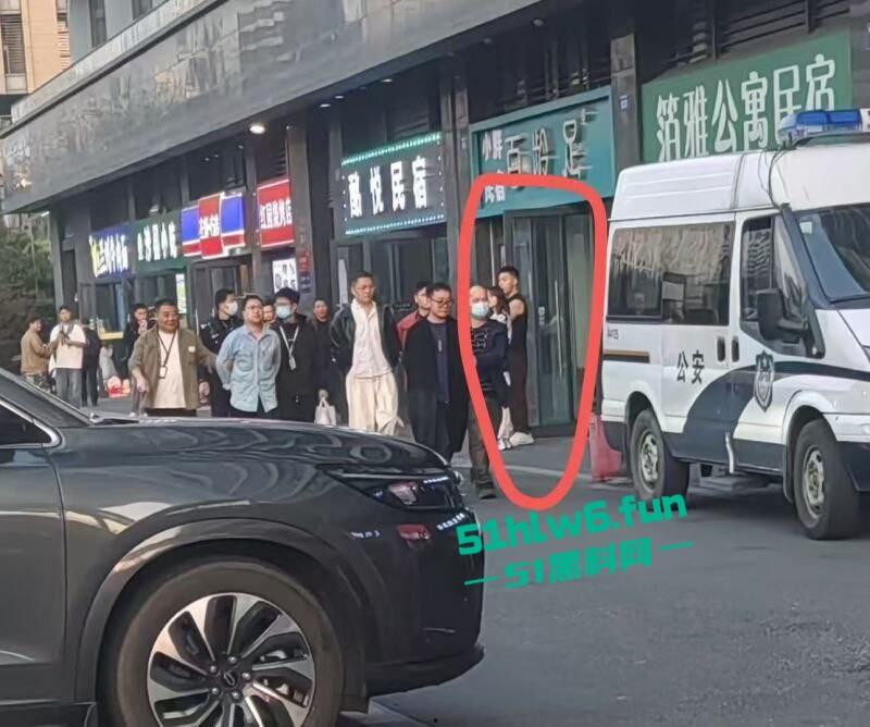 拼刺刀的注意了!浙江杭州一群gay东渡酒店聚众淫乱多男轮操一0被警察突击一窝端。-3