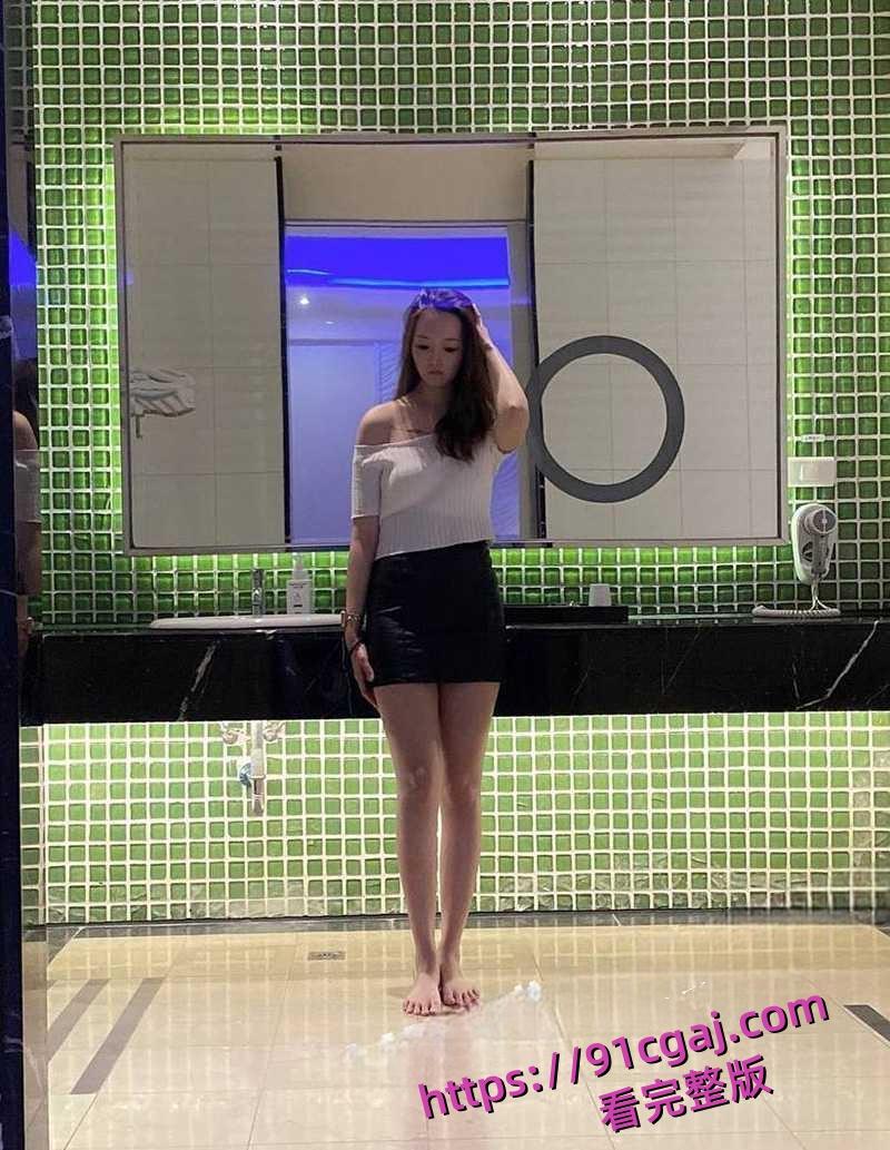 海南陵水县委副书记肖峰被实名举报长期霸占他人妻子 大尺度聊天记录与不雅视频曝光！-4