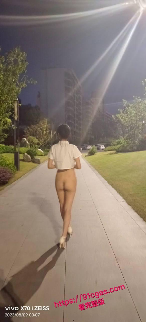 温婉人妻化身“小鸟医人”,浙江街头掀起狂野风暴!-1