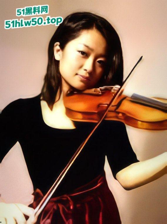 白富美颜值女神惨遭屌丝男友拍下不雅视频,小提琴拉得那么好私下吹箫技术也是旗鼓相当!-8