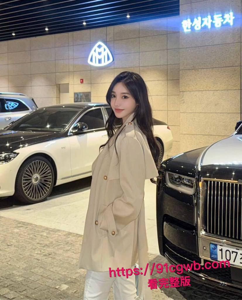 一字马骚逼沦陷!富二代胯下玩物口交舔穴酒店沙发狂干,姿势千变万化喷水失禁!-4