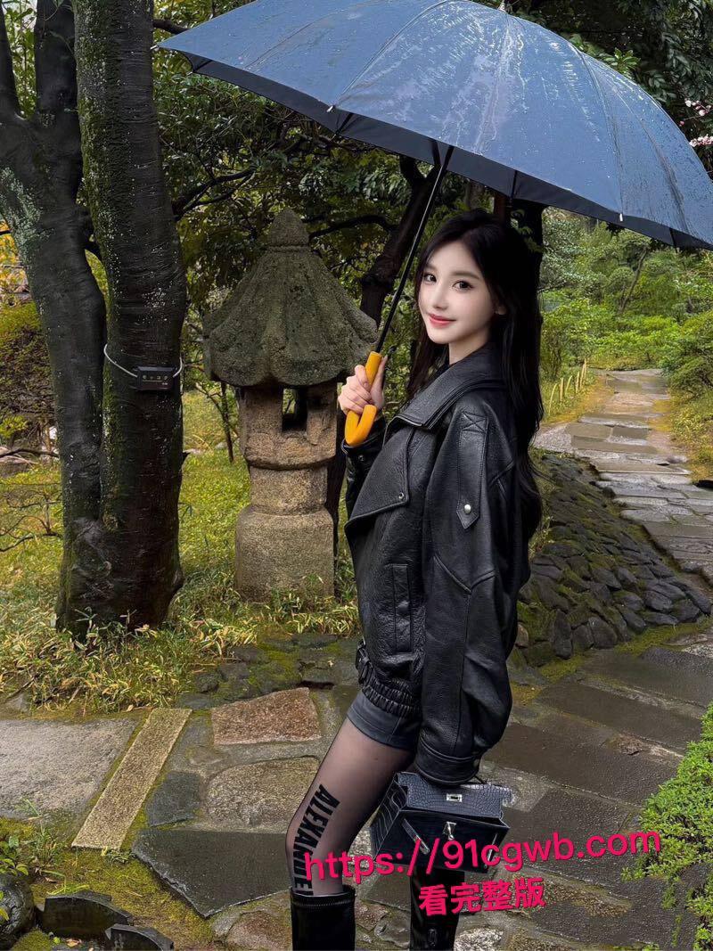 一字马骚逼沦陷!富二代胯下玩物口交舔穴酒店沙发狂干,姿势千变万化喷水失禁!-6