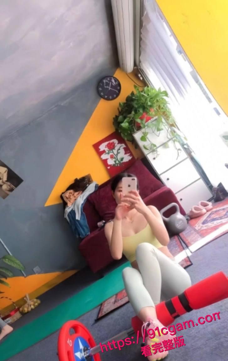 浙江人妻 小鸟医人 户外露出视频疯传 健身母狗白虎穴深夜阳台开操-4