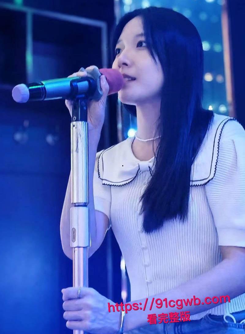 厦门极品人妻 刘思琪 婚前不雅视频流出 纤指掰逼自慰高潮白浆四溢 玉足足交挑逗 让人浴火焚身!-1