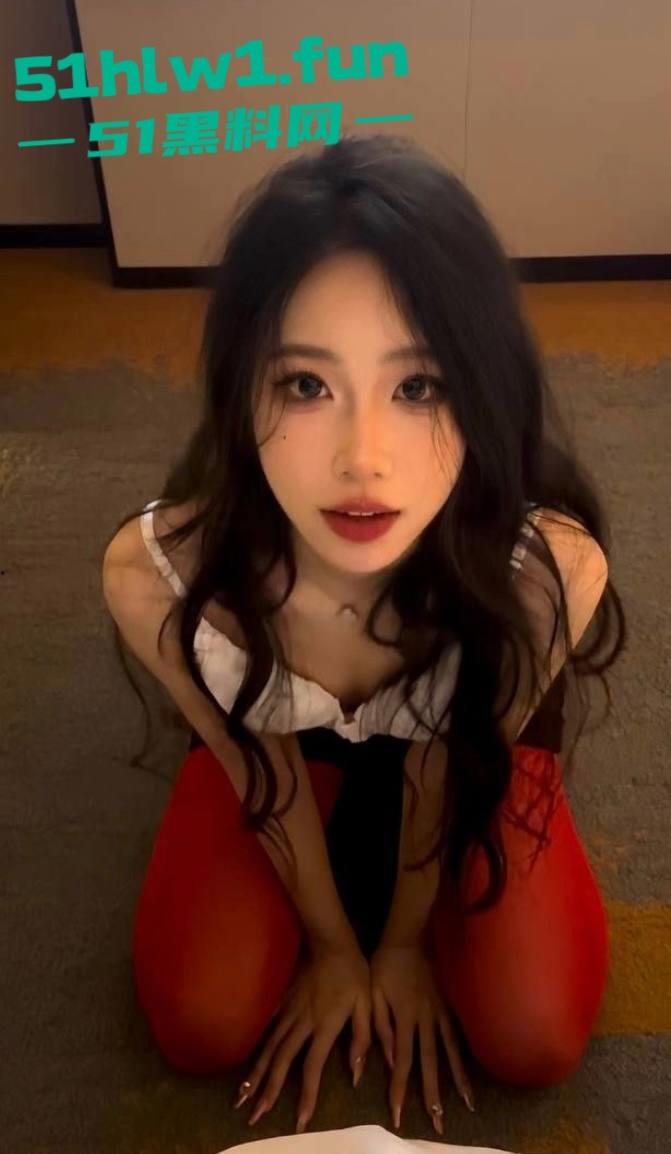 天津大学校【emlly】传闻是某金主调教的性奴母狗泄欲器,玩够后视频被曝光!-7