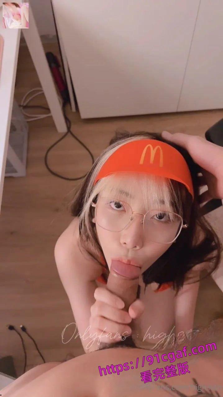 泰国巨乳网黄 highsstn 口交技术很好 配上这张高颜值的脸蛋 真的是又色又欲!-7