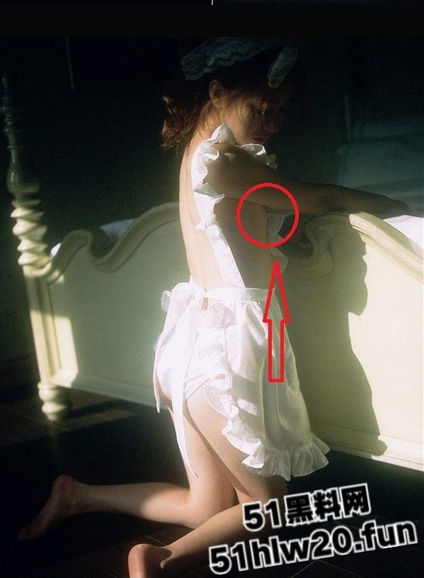 抖音260W粉丝的网红博主【百万个垃圾桶】未成名前拍摄的尺度写真合集流出,粉嫩三点清晰可见!-5