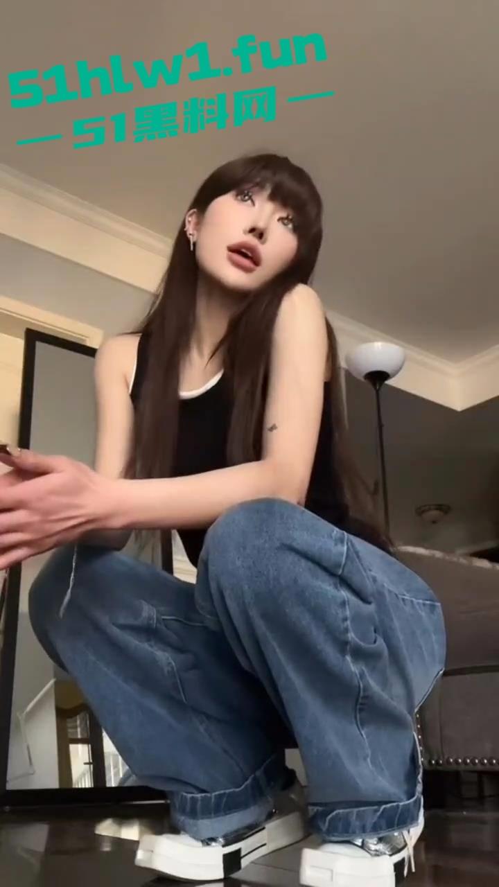 混血网红【EunHa】堕落日记,被金主批穿后直接放飞,骚到明码标价,一对一私密视频看逼验货!-9