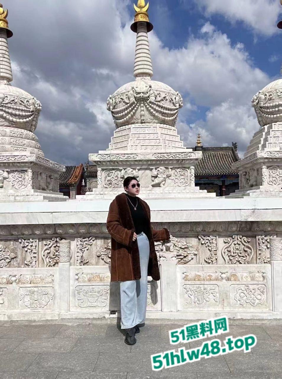 抖音擦边女坦克【S嘉嘉爱睡觉】（BBW版）不雅自慰捏奶私拍被曝光网络，巨奶女坦骚的惊人！-2