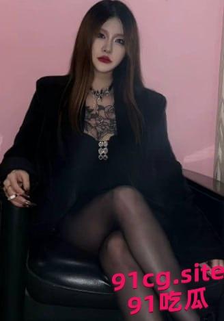 快手网红迷人大野驴 爆乳符文女神黑丝情趣内衣女上位骑乘!-1