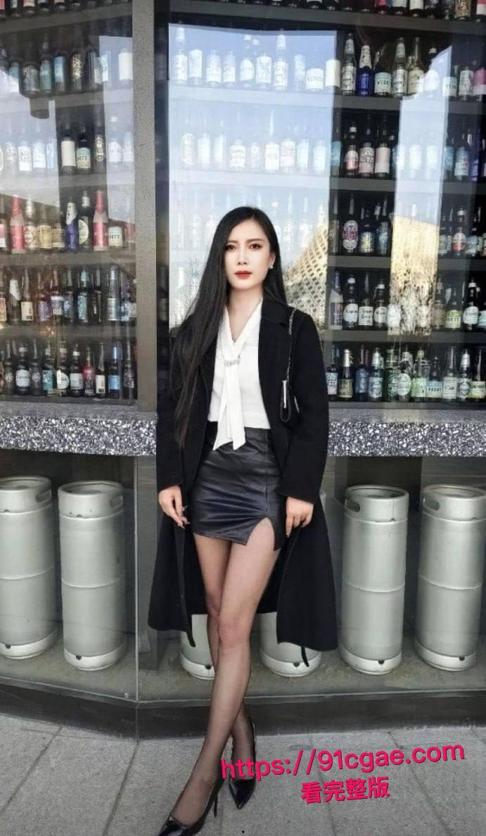 抖音熟女少妇简单爱彩灵儿肥臀诱惑黑丝高跟抠逼自慰大秀 户外野战被炮友操到腿软!-6