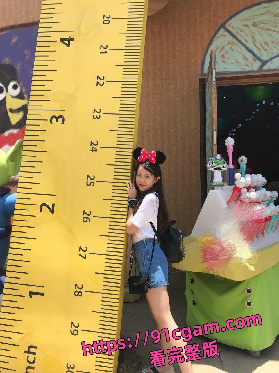 华南医科大学反差婊梁晨 被男友操的语无伦次 逼超级紧 各种勾搭外国人-3