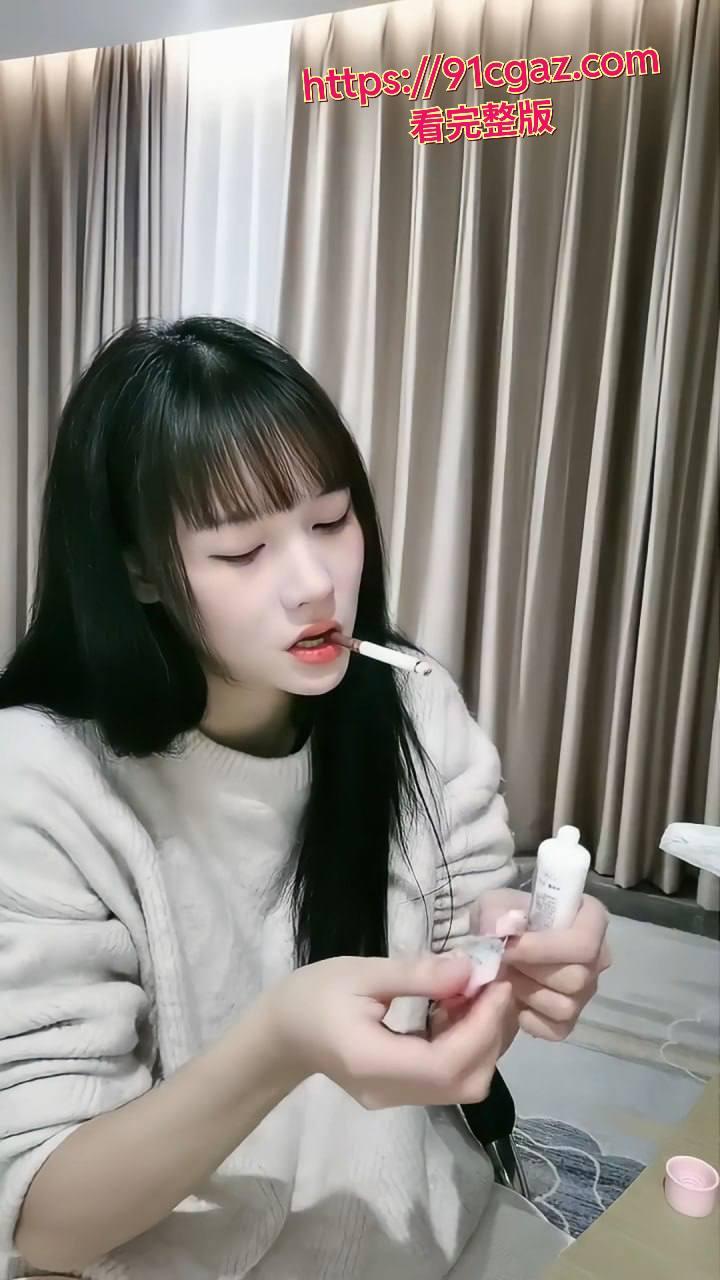 极品小仙女反差婊 珂珂 与新男友的不雅视频被曝光两天又被干了好几炮~三洞失守!-1