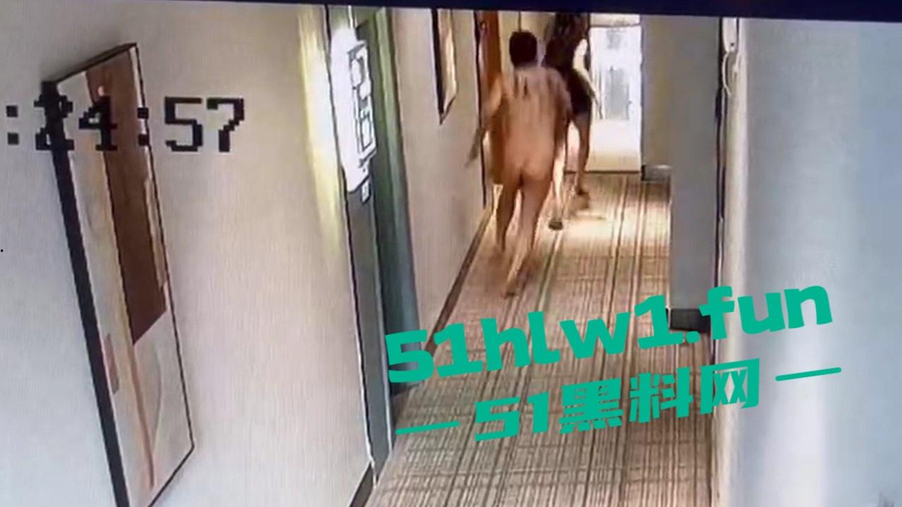 大神附近约炮长腿学生妹，因为鸡巴太大太猛，给小姐姐操跑了，还被强行拉回来继续操，小姐姐直接选择报警。-4