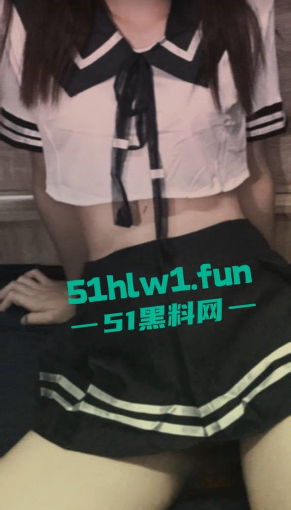 约炮大神投稿自己21岁极品纹身母狗【卢欣柔】年纪轻轻会的不少,各种姿势任猛男持续输出-14