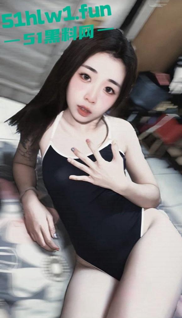 约炮大神投稿自己21岁极品纹身母狗【卢欣柔】年纪轻轻会的不少,各种姿势任猛男持续输出-28