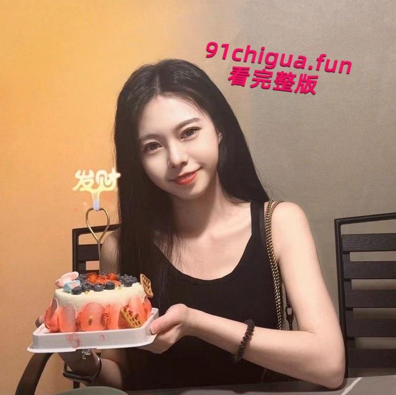 黑龙江哈尔滨口腔护士【孙梦涵】下海卖逼不惜花20万整容，摇身一变成凤凰后疯狂捞金敛财！-4