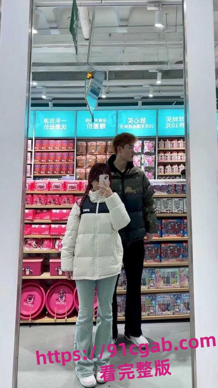 商丘学院朱雨佳大二背着男友卖给中年大叔 全露脸实锤!-2