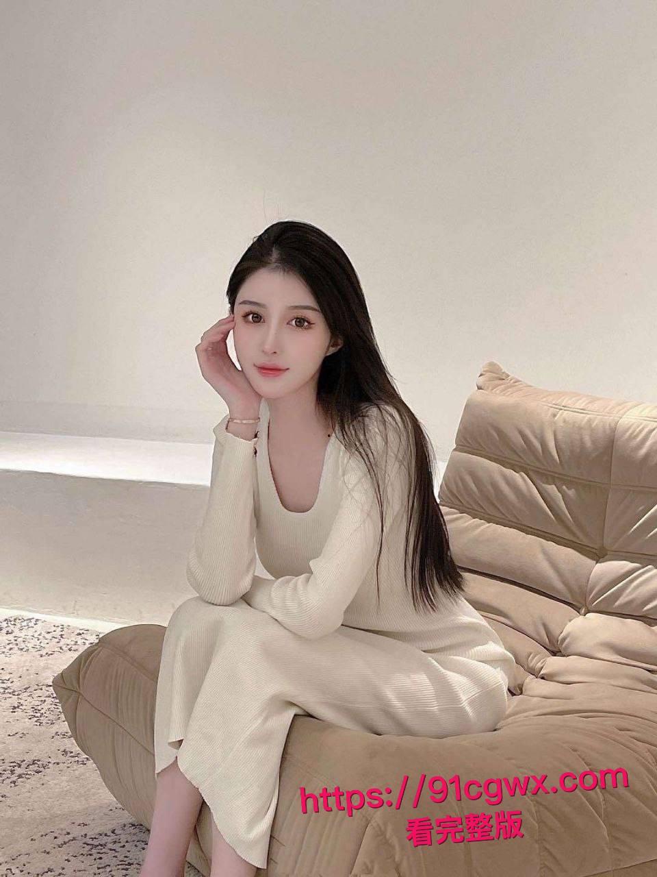 广州财经大学黑料爆棚！道具自慰口交啪啪私拍全泄露，黑丝情趣内衣手撸鸡巴求精，极品骚货让人想狠操一顿！-7