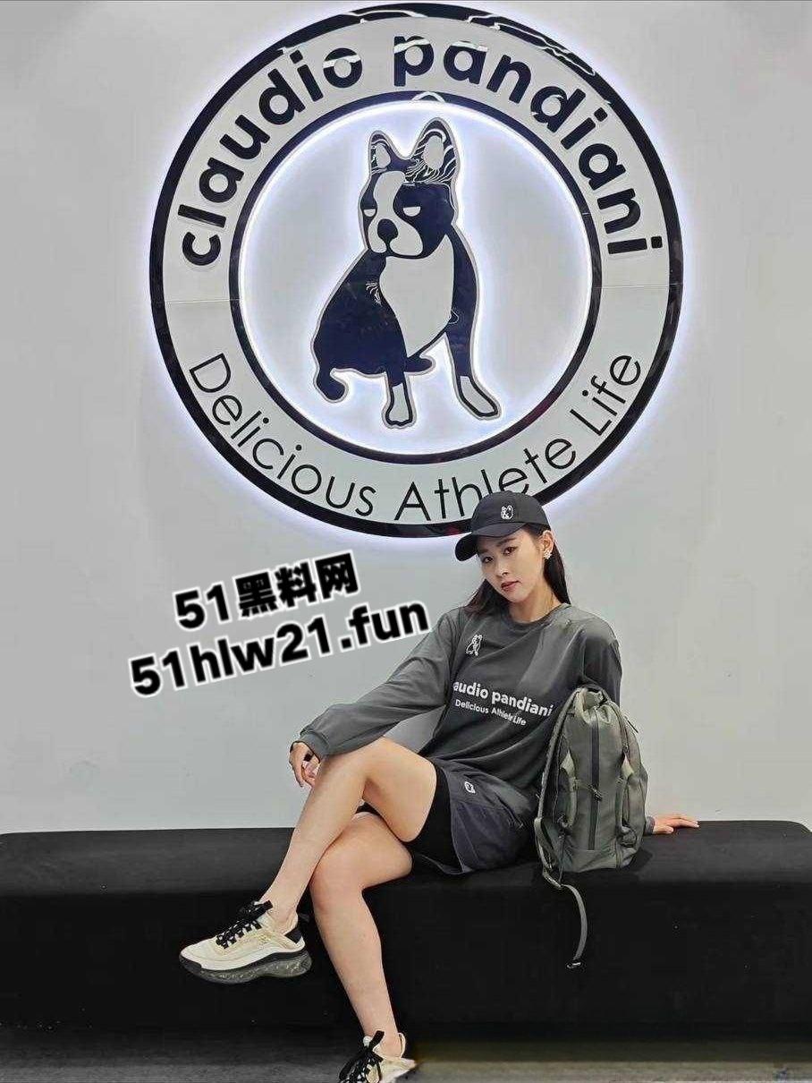 抖音100W粉丝博主踢足球的程序员【关旭】被女粉丝实名举报骗炮女粉丝，隐瞒结婚史并偷拍与女粉的性爱视频！-9