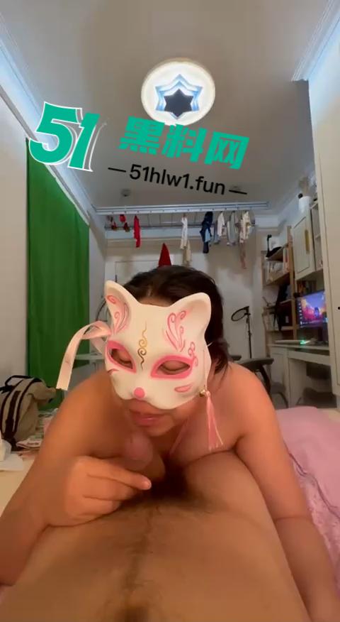 辽宁抚顺骚货淫妻【李宇】背着老公在外偷腥贴纸下母狗形象和炮友激情1分20秒视频流出。-1