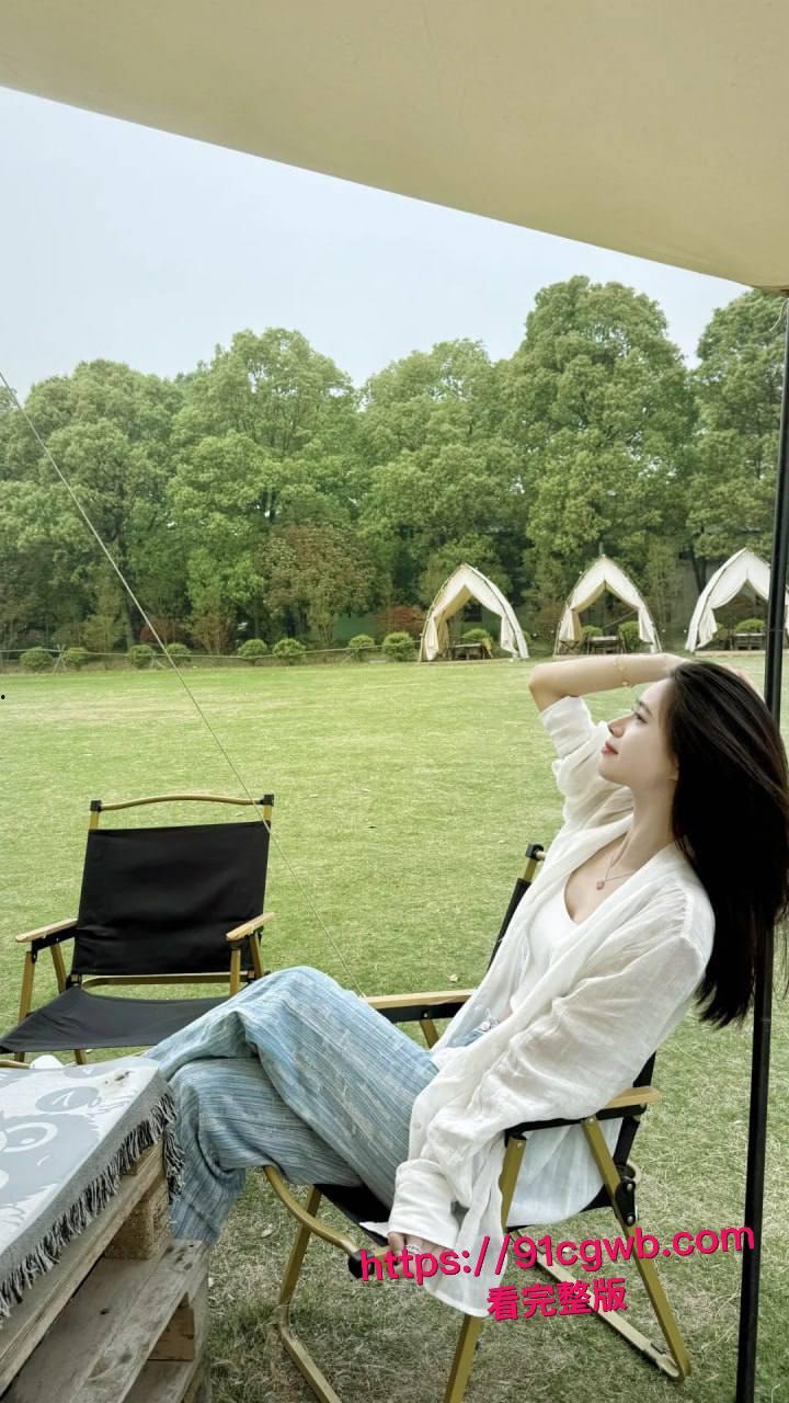 保险长腿美女思艳与男友出租屋床上激战，不雅视频流出曝光，钟爱粉穴各种玩弄无套中出，腿长逼紧骚劲十足！-5