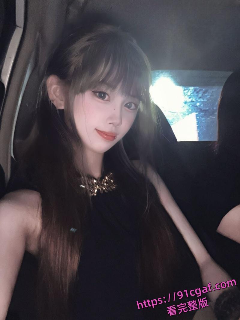 广东服装店老板娘 谢梅 给炮友拍摄自慰视频 饥渴少妇洗澡时使劲揉胸缓解性欲!-2