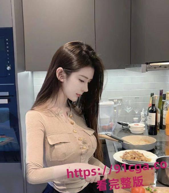 上海浦东新区名媛圈出了名的头牌张佳怡 下海卖逼捞钱无底线终被冤种大哥曝光。-5