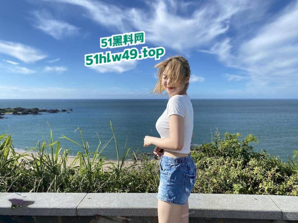 香港女同知性小姐姐【karin】凹凸有致奶大臀翘极致性感,各种大尺度私拍流出女友互舔鲍鱼视频曝光。-3