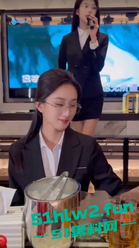 职业装KTV行政小妹你看了吗,带你领略当下最流行的顶级颜值陪酒小妹跪式服务包你满意!-5