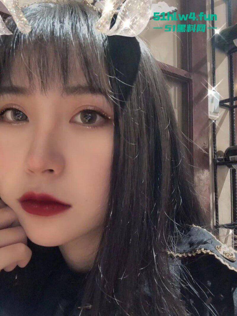 西安淫荡姐妹花与男友啪啪视频曝光,淫荡吃鸡开裆求射,骚穴外漏等人干的内心骚气外漏。-1