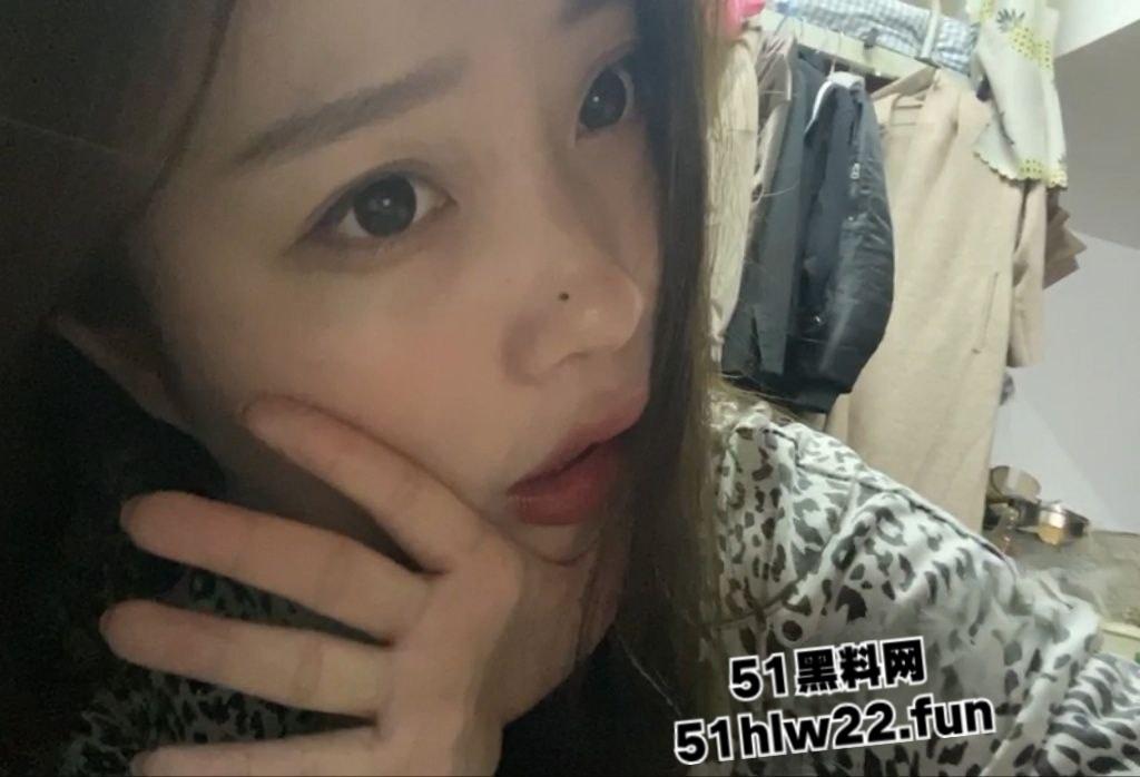 哈尔滨师范大学研究生【陈莹丽】高颜值完美身材御姐,背着男友偷情做爱打桩视频曝光。-9