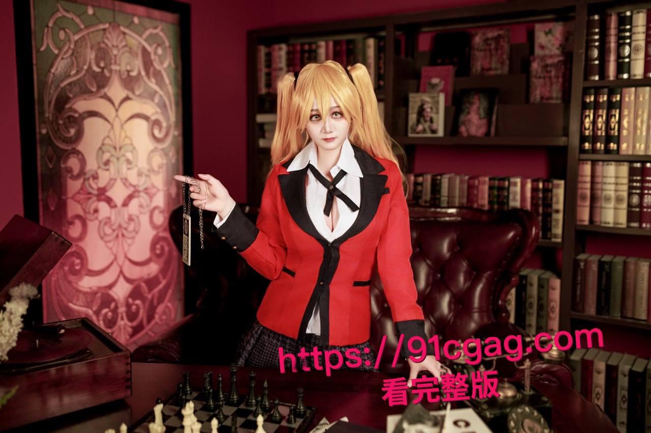 超人气巨乳萝莉福利姬阿雪雪cos早乙女玛丽，红黑JK制服下学霸小野猫变骚浪女王，扒穴揉奶喷淫水写真合集太会玩了！-2