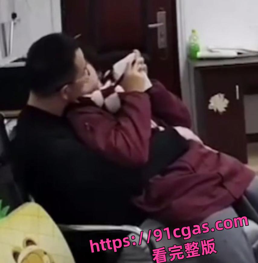 蓬莱二中40多岁的男老师 刘光杰 约炮女学生,聊骚记录曝光!-2