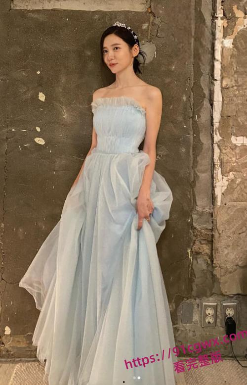 韩国女星朴智贤为作品献身 片中大尺度露点以及啪啪现场,一对酥胸无比粉嫩,叫声无比动人!-3