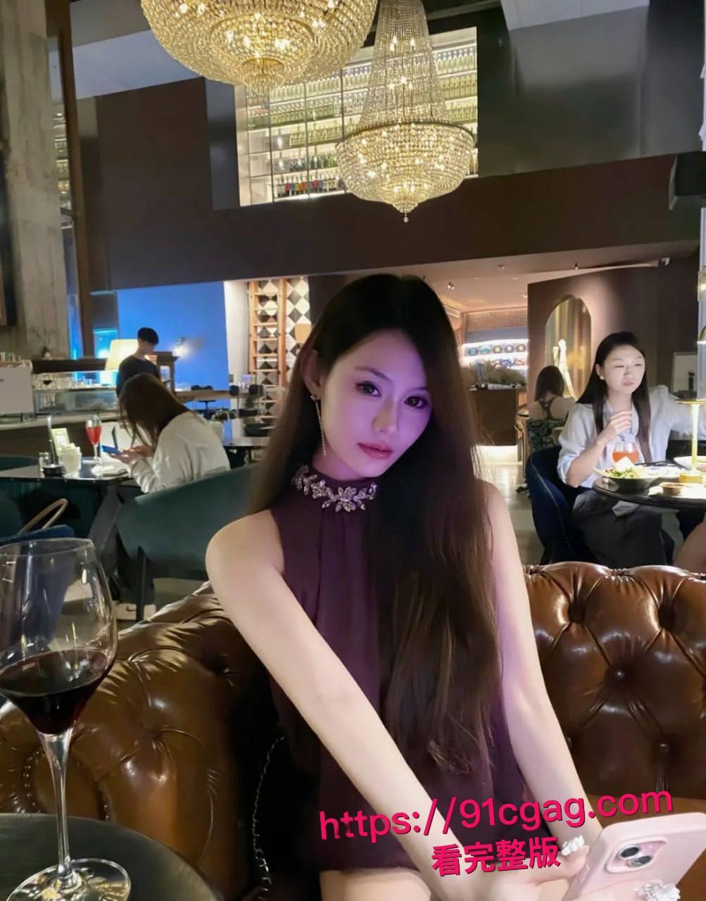 西南交通大学00年王云菲出轨丑闻:背着男友与金主激情缠绵,女上骑乘卖力伺候,逼毛浓密堪称淫娃名器!-10