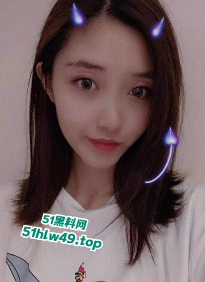 瓜友投稿武汉【王亚楠】小红书上勾搭的幼师,颜值超高性感挑逗聊天记录,床上的样子反差至极!-4