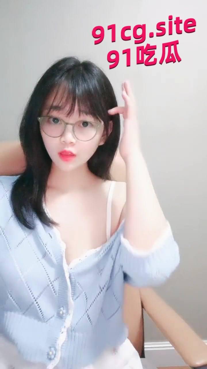 舞蹈系艺术生 舞蹈生桃子,身材一流,脸蛋儿也是漂亮的蛋儿,一头长发配合她的身高,非常诱惑人-1