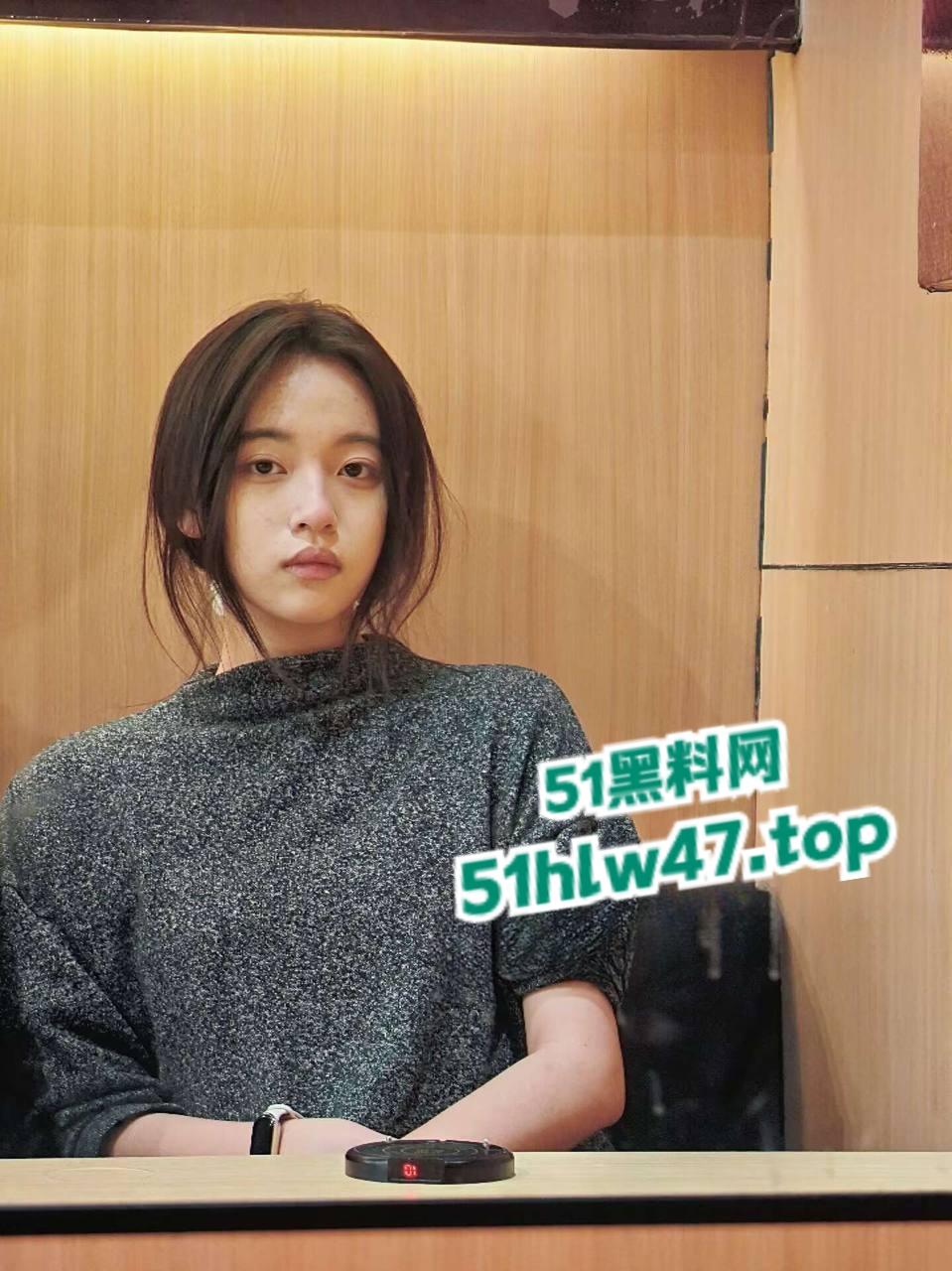 安徽师范学生妹【白晓宇】清纯颜值极品身材,口交性爱样样都来肉丝开裆裤性爱技术精湛。-4