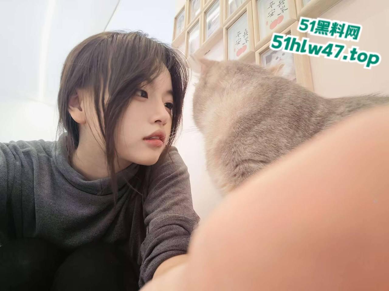 安徽师范学生妹【白晓宇】清纯颜值极品身材,口交性爱样样都来肉丝开裆裤性爱技术精湛。-6