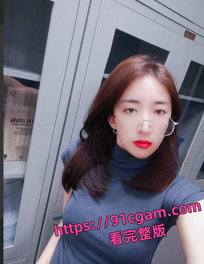 齐齐哈尔骚鸡刘文琪!舔狗半年为她花了10万+ 却被发朋友卡!还给舔狗戴绿帽!-2