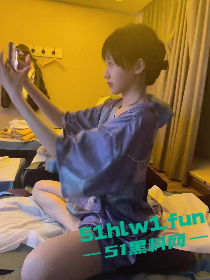 青岛985研究生嫩妹,颜值清纯身材性感,私下竟是M属性母狗被主人调教包养,最后还被主人曝光出来。-12