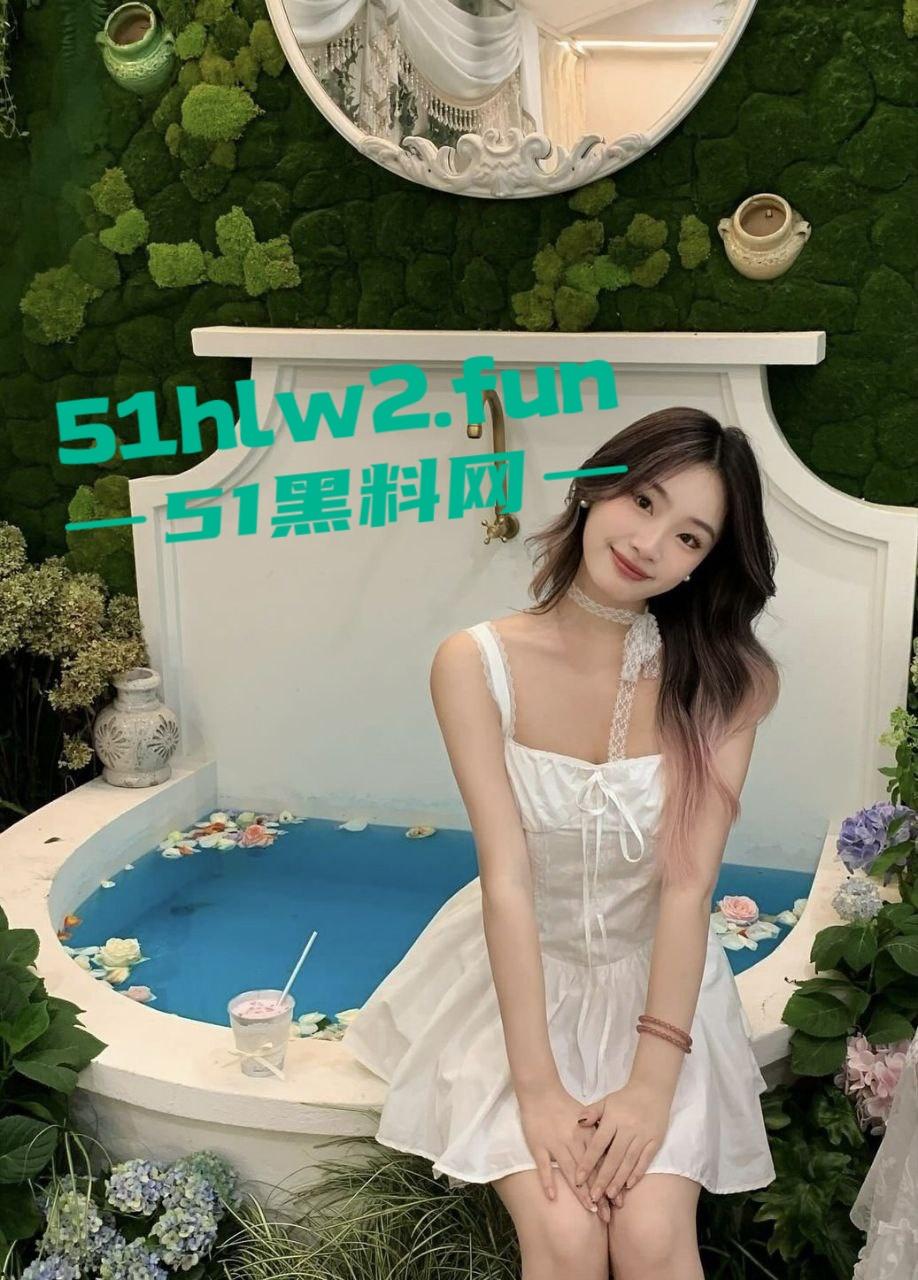 高颜值长腿学生妹,为了钱下海做伴游成金主大叔包养的金丝雀,白天仙气飘飘晚上变身母狗,忘我吃鸡骚气四溢。-5