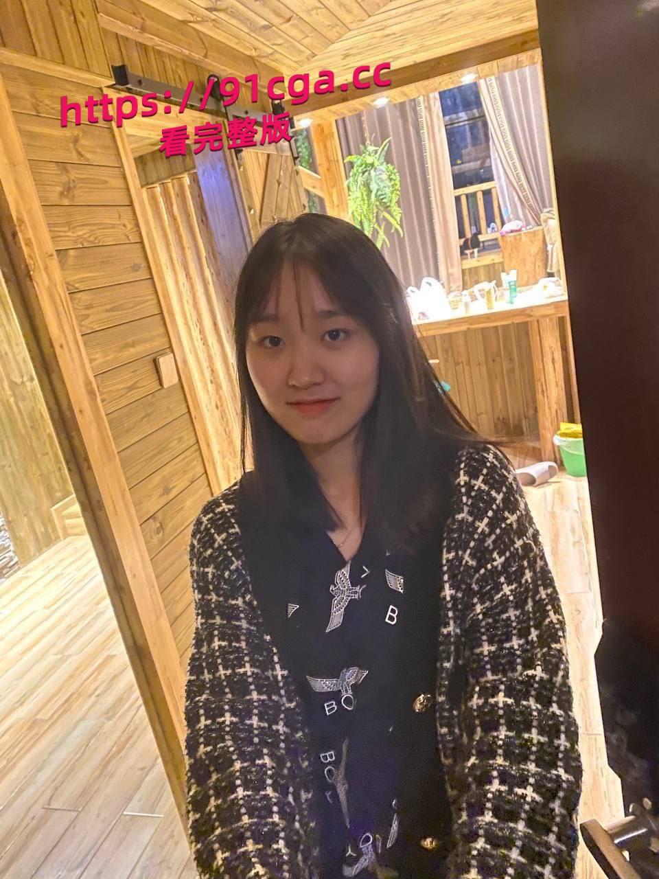 女大学生曝光泄密,约炮金主调教视频流出-3