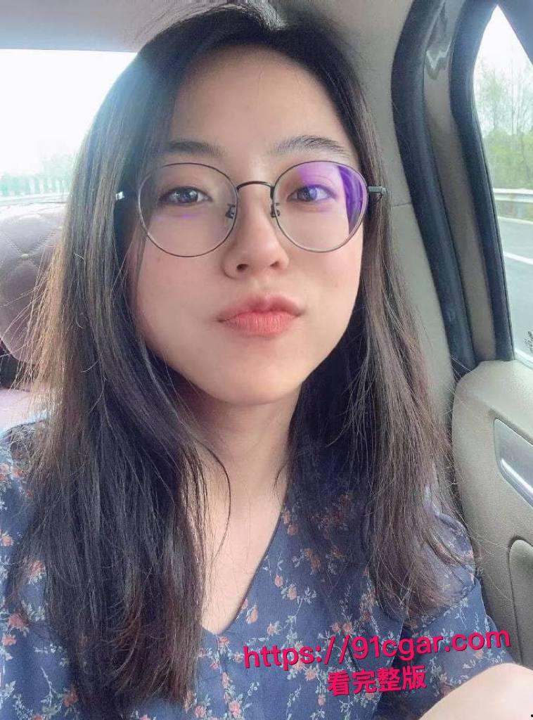 乱伦大神爱穿丝袜的骚妈 后爹在楼下麻将 妈妈在楼上被我插大肥屁股 极度刺激爽啊-2