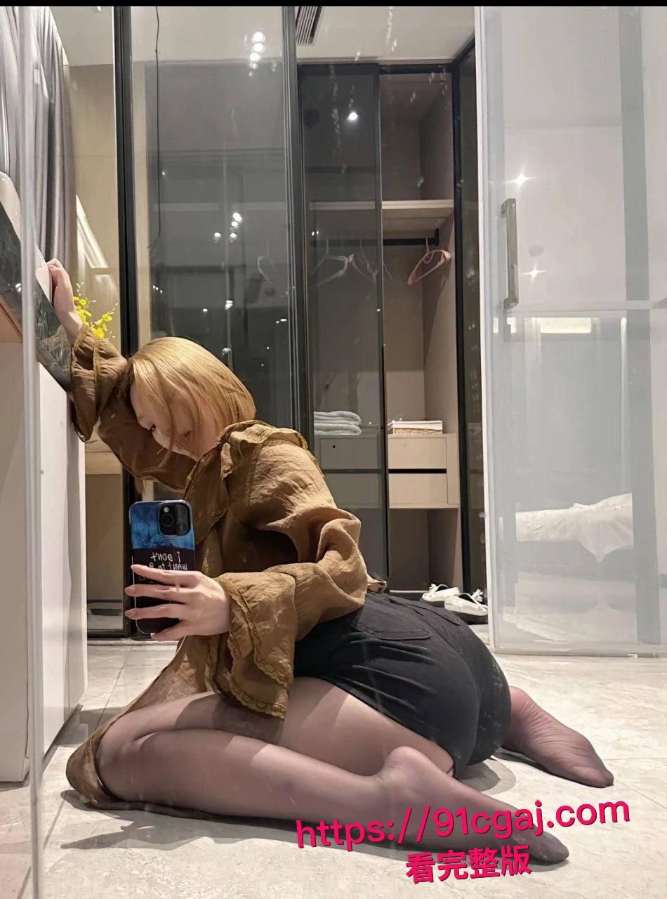 抖音百万粉网红暴力永恒跟男友做爱自拍推特售卖曝光,蜂腰肥臀真是极品,男友狂操渔网黑丝骚货!-3