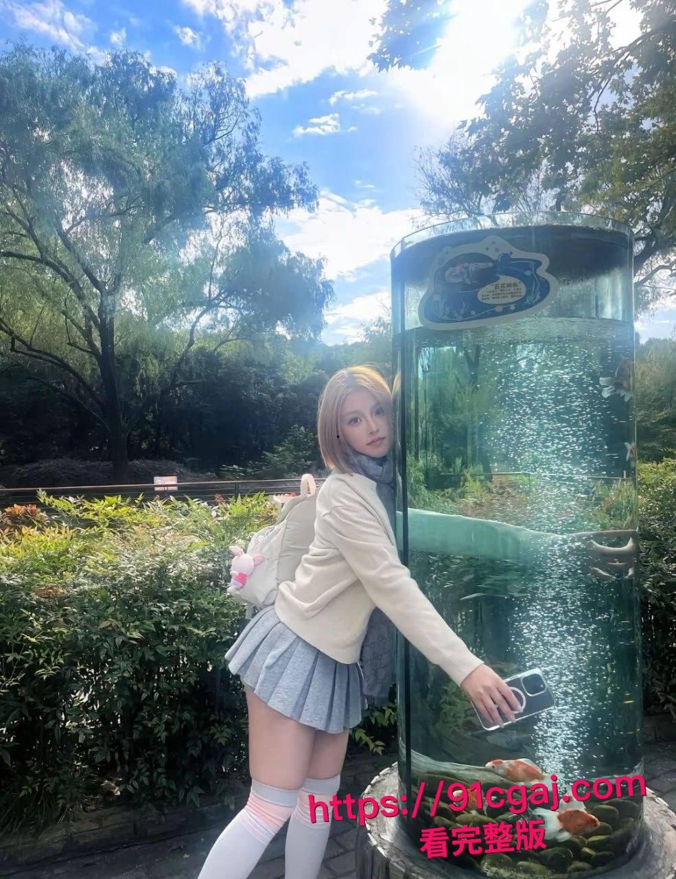 抖音百万粉网红暴力永恒跟男友做爱自拍推特售卖曝光,蜂腰肥臀真是极品,男友狂操渔网黑丝骚货!-4