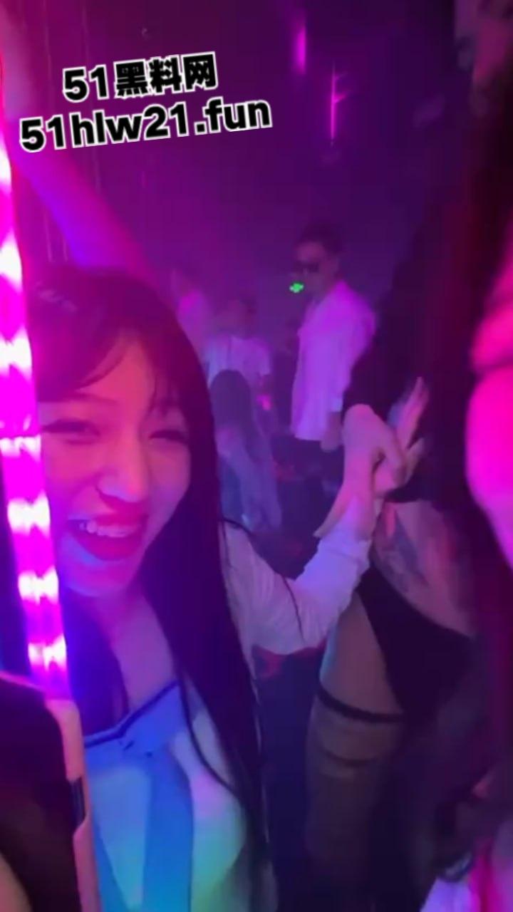 湖北师范学院【梁倩婷】高颜值甜美女神,老师眼里的乖巧小仙女私下秒变骚母狗,性爱视频流出。-8