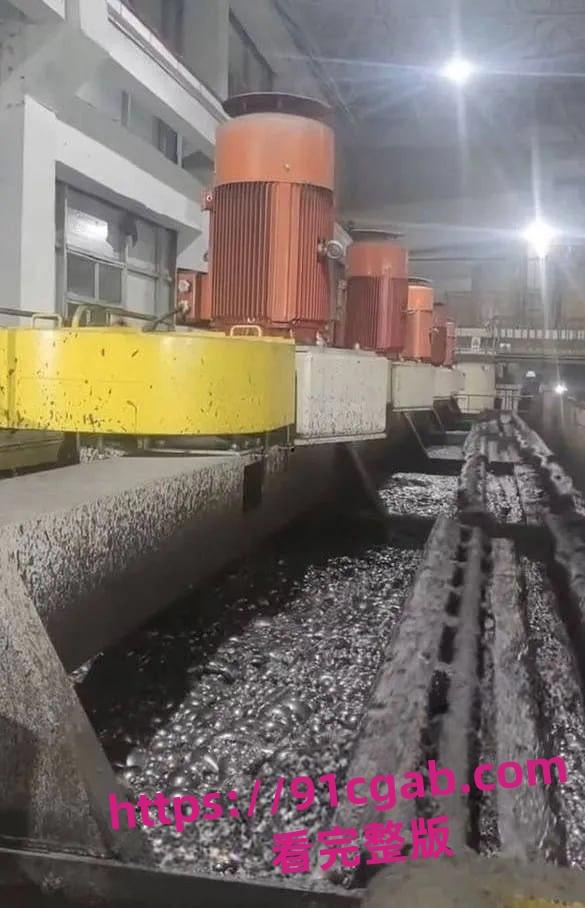 东北大学6名学生矿厂参观意外坠落溺亡?格栅板塌了,太惨了!-7